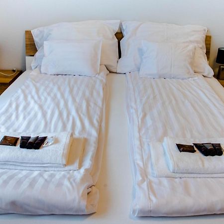 Molnar Apartment Cozy City Center Retreat For 2 Ac & Perfect Location! Boedapest Buitenkant foto