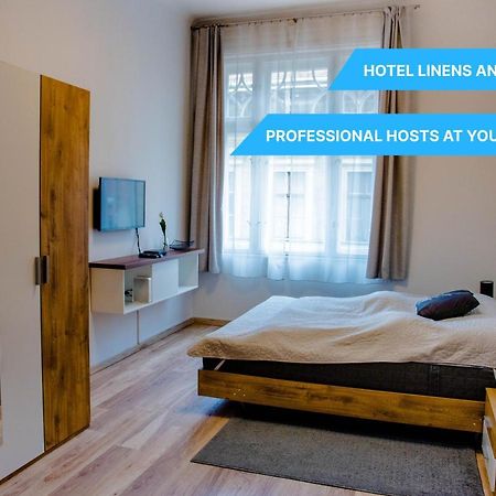 Molnar Apartment Cozy City Center Retreat For 2 Ac & Perfect Location! Boedapest Buitenkant foto