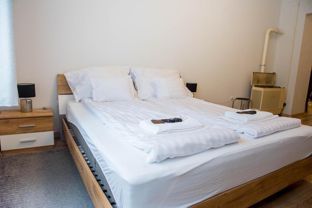 Molnar Apartment Cozy City Center Retreat For 2 Ac & Perfect Location! Boedapest Buitenkant foto