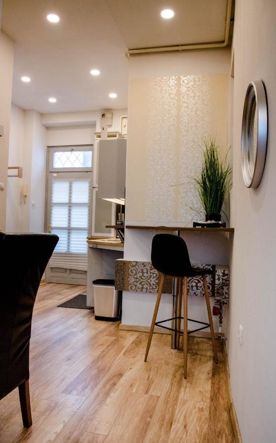 Molnar Apartment Cozy City Center Retreat For 2 Ac & Perfect Location! Boedapest Buitenkant foto