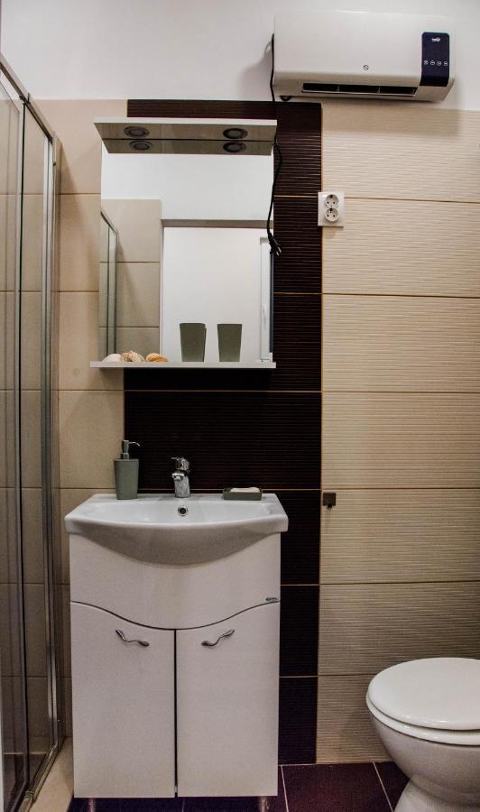 Molnar Apartment Cozy City Center Retreat For 2 Ac & Perfect Location! Boedapest Buitenkant foto