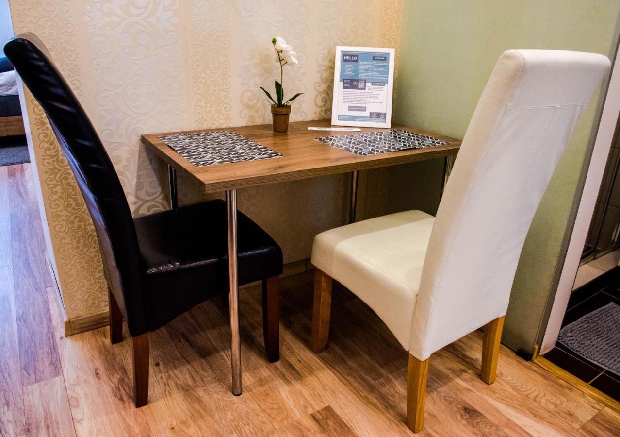 Molnar Apartment Cozy City Center Retreat For 2 Ac & Perfect Location! Boedapest Buitenkant foto