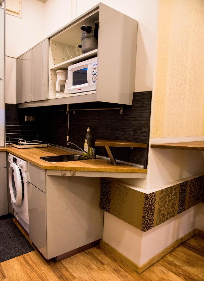 Molnar Apartment Cozy City Center Retreat For 2 Ac & Perfect Location! Boedapest Buitenkant foto